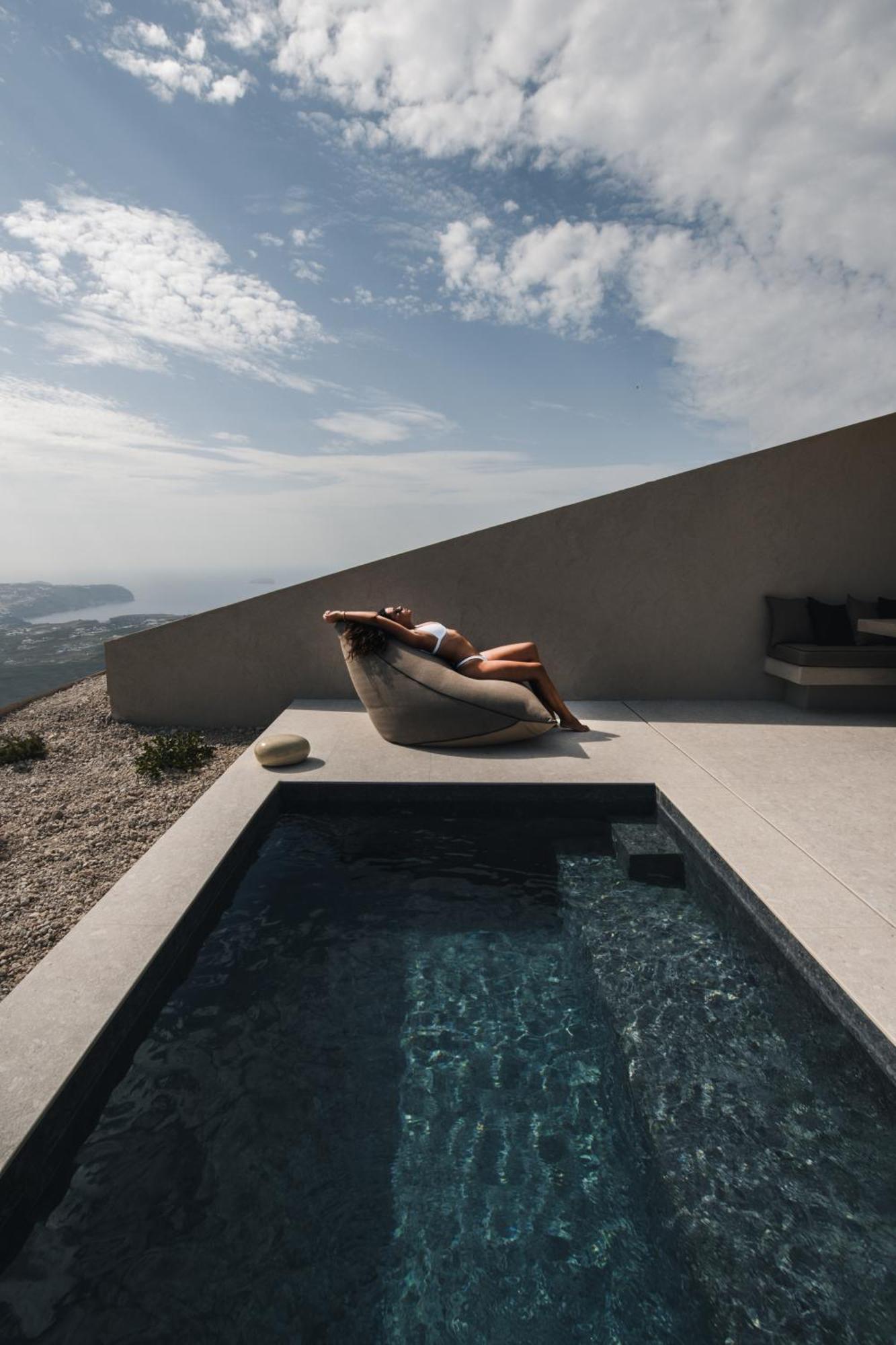 Santorini Sky, Luxury Resort Pyrgos Kallistis Habitación foto